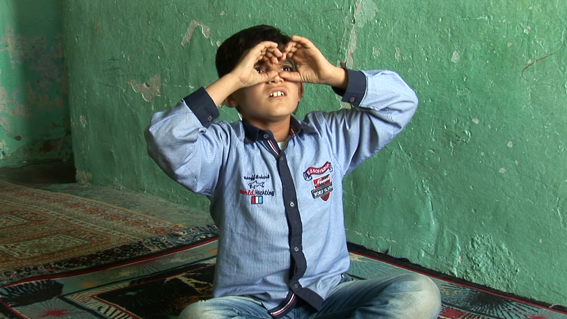 Erkan Özgen - Harikalar Diyarı, 2016 (Tek kanallı HD video, 3’54’’). 15. İstanbul Bienali