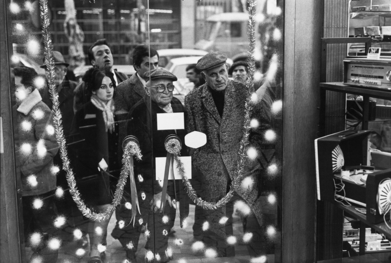 Paris, tarih bilinmiyor. Fotoğraf: Henri Cartier-Bresson, Magnum Photos.