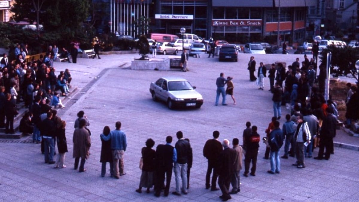 Başlığım yok, sahnem de