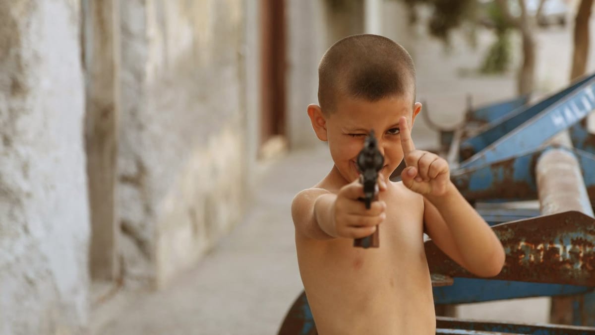 Yakarsa dünyayı garipler yakar