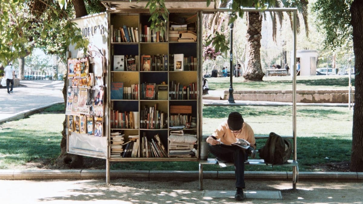 Şu anda, birisi, bir yerde