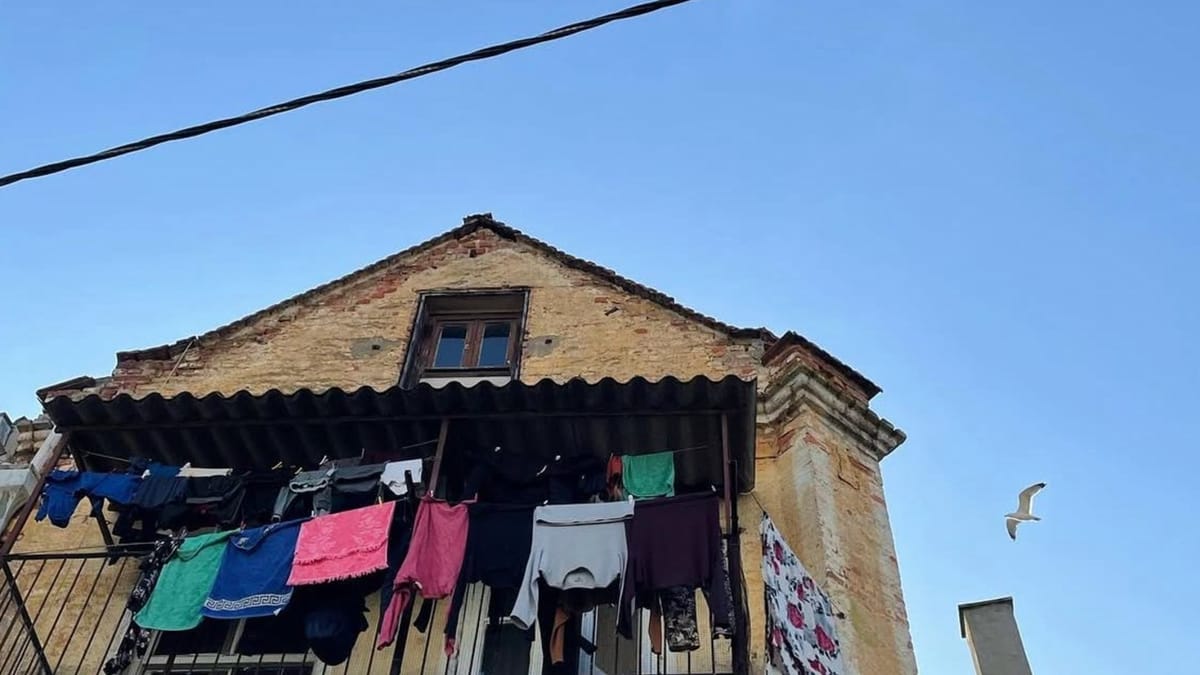 Bu düzenin mağduru muyuz, faili mi, yoksa seyircisi mi?