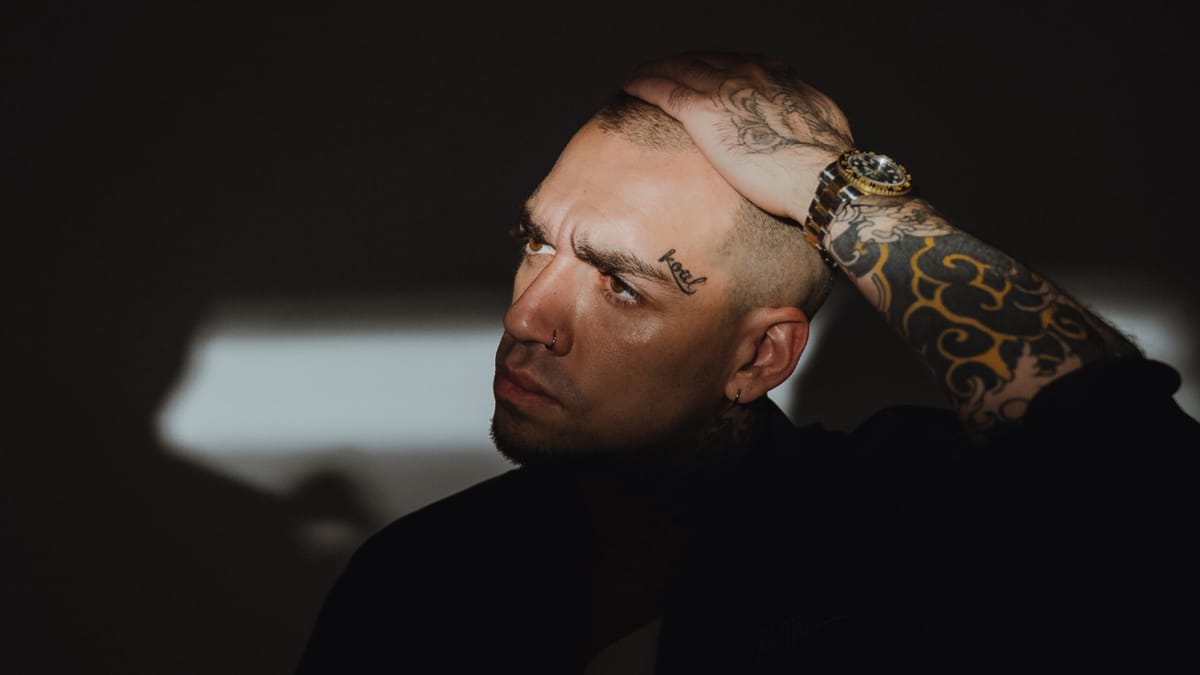 Cem Karaca’dan Ezhel’e: Müzik sürgünü