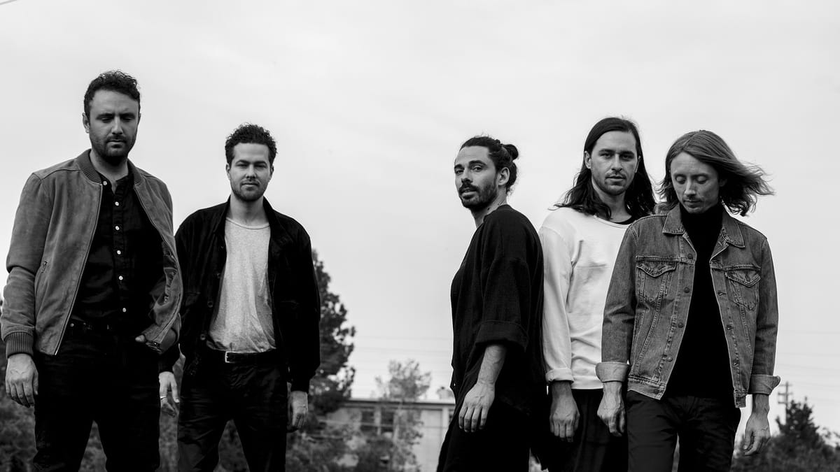 Local Natives bu kez büyük oynuyor: 'Sunlit Youth'