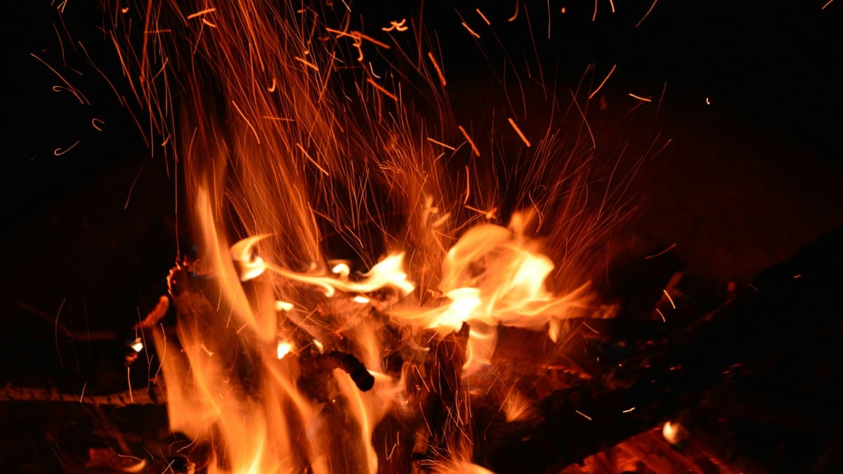 Yanan bir sahnede tarafsız olmak