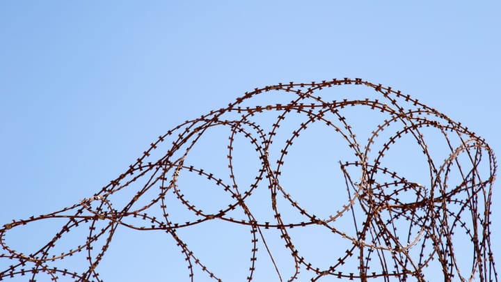 Ateş Alpar, "İmkân ve İhtimal", Dışardan İçeriye Sızanlar serisinden, 2016-2025.