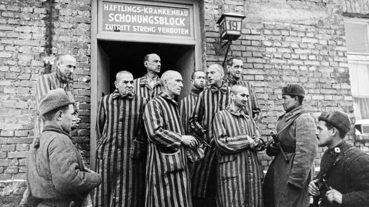 Yüzyılın ve insanlığın zifiri karanlığı: Toplama kampları