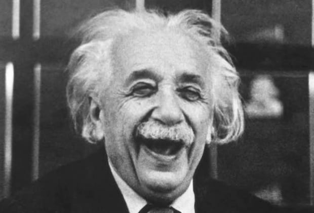 Einstein böyle buyurdu: Göklerde eğriliyor ışıklar