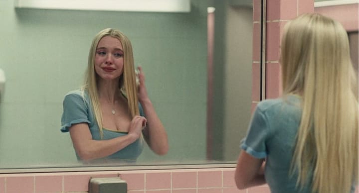 Kendi suretimizi bu kadar çok görmemeliydik