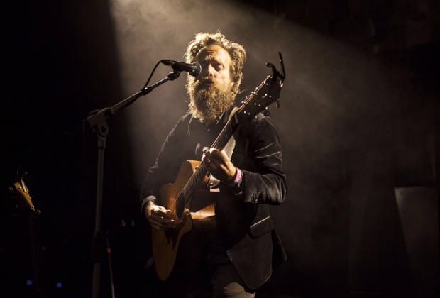 Bi’ salon insana büyü yaptı: Iron & Wine
