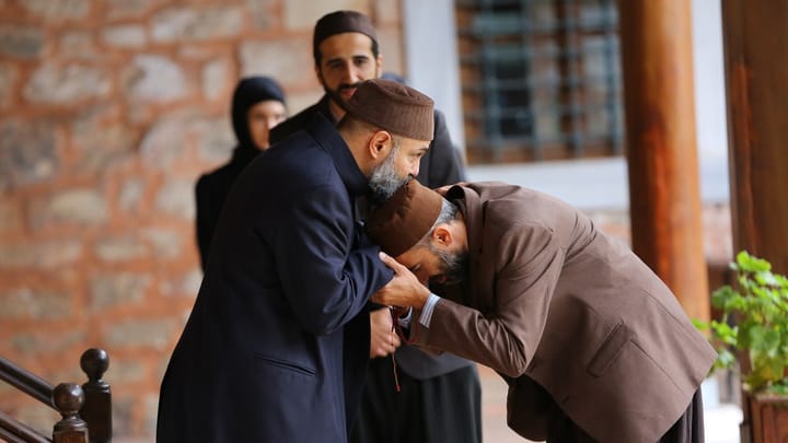 Kızıl Goncalar ne anlatıyor?