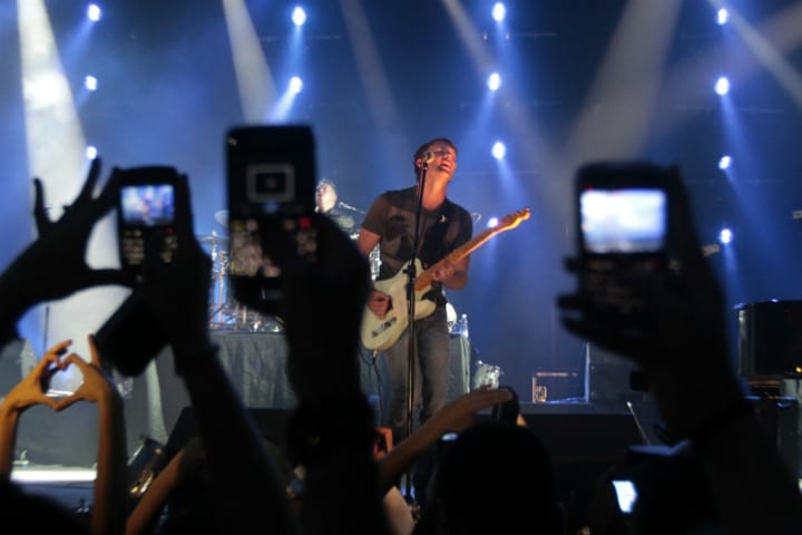 Konserde nereye bakıyoruz?