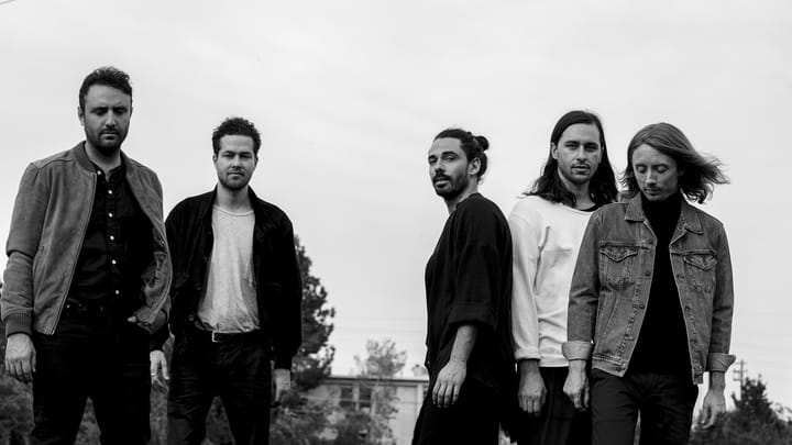 Local Natives bu kez büyük oynuyor: 'Sunlit Youth'
