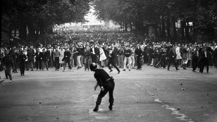 Paris, Mayıs 1968. Fotoğraf: Gökşin Sipahioğlu, SIPA.