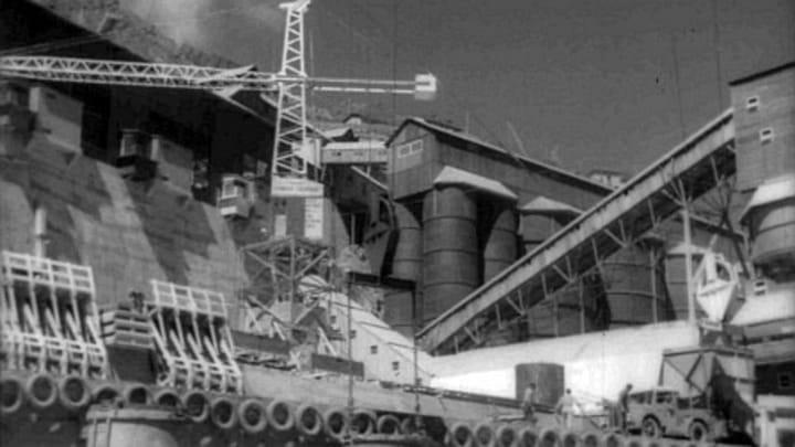 OPÉRATION 'BÉTON (Jean-Luc Godard, 1955)