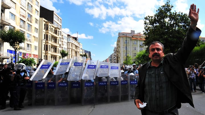 Sırrı Süreyya Önder'in hayatının şahidiyiz