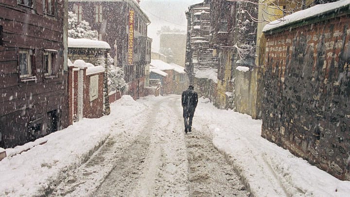 UZAK (Nuri Bilge Ceylan, 2022).