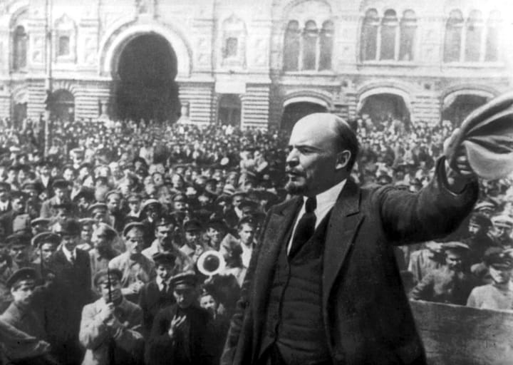 Lenin 1917'de ne düşünüyordu?