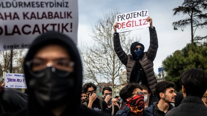 Gözyaşların dinsin, yetiştik çünkü biz